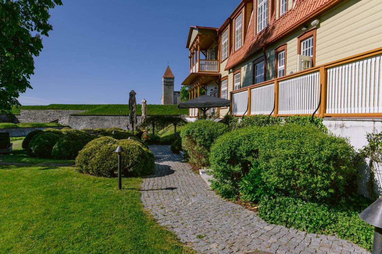 Ekesparre Boutique Hotel Kuressaare Kültér fotó