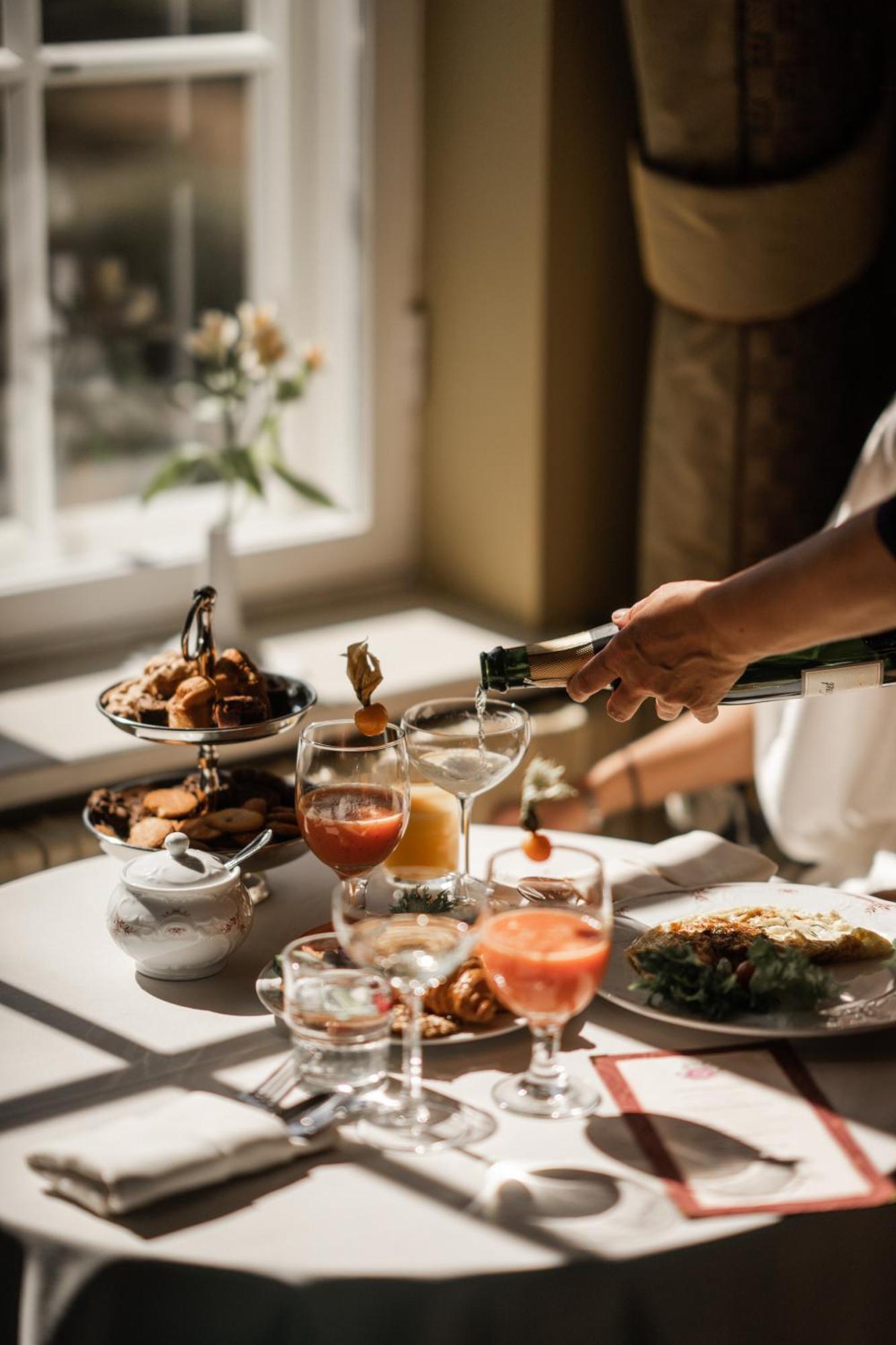 Ekesparre Boutique Hotel Kuressaare Kültér fotó