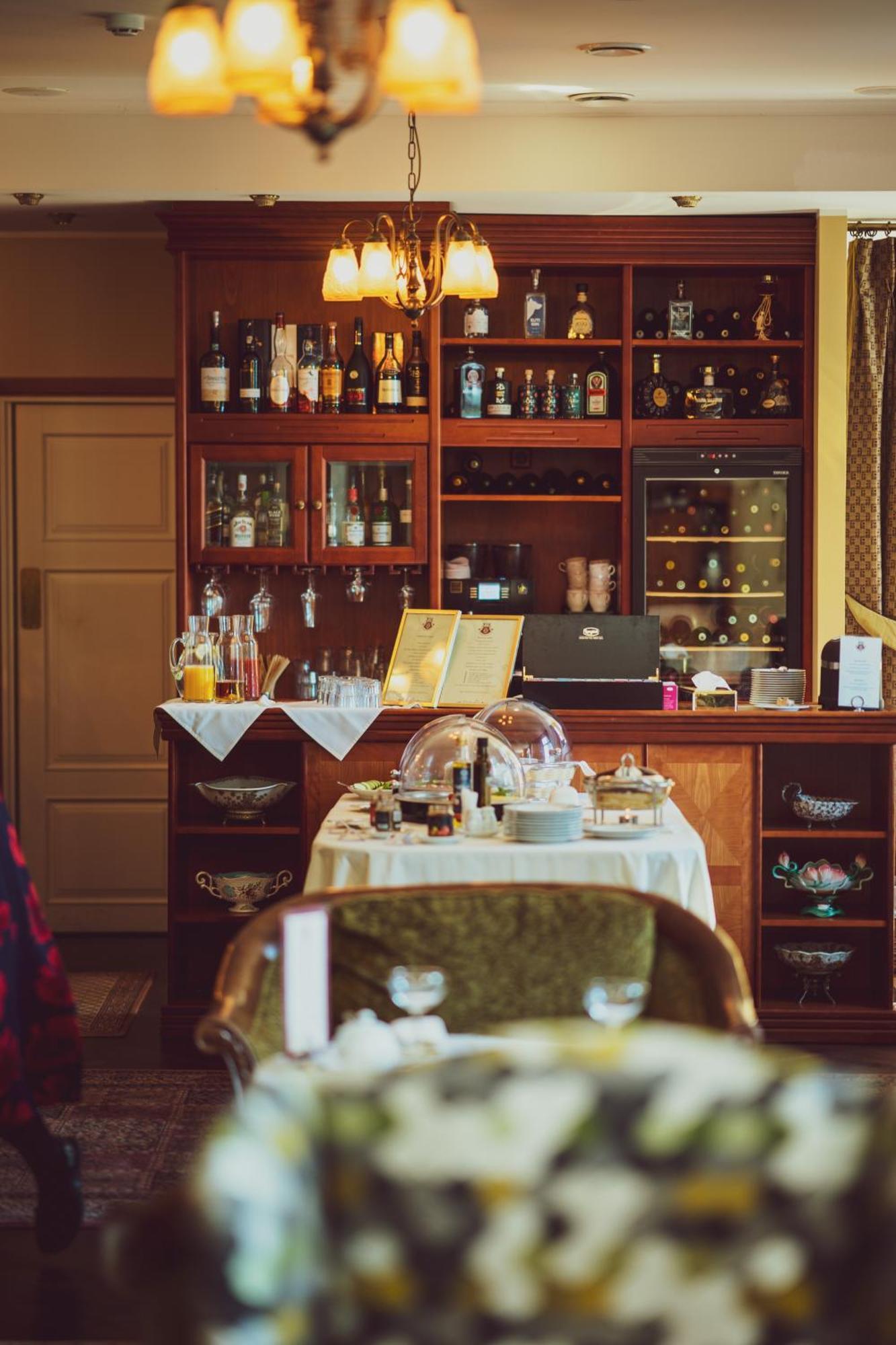 Ekesparre Boutique Hotel Kuressaare Kültér fotó